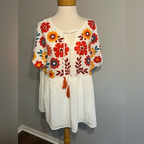 BloomChic Tops - Floral printed dress shirt.